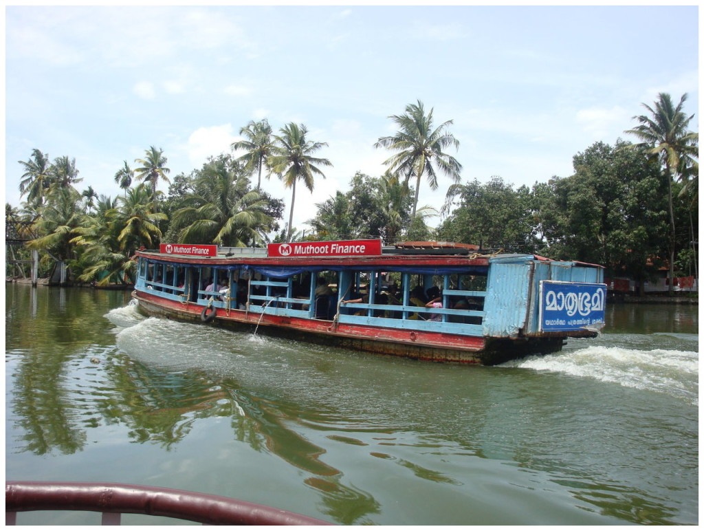 Alleppey - Life at the Backwaters